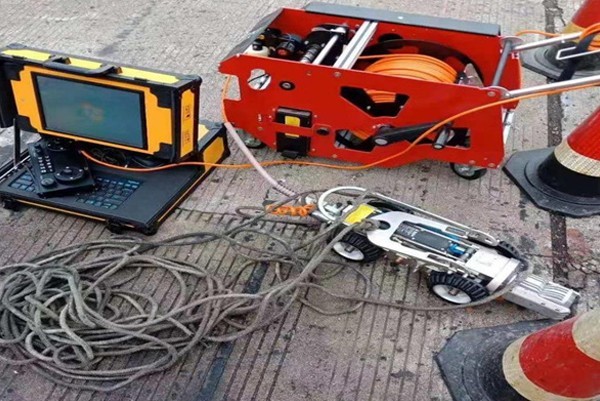 盘龙CCTV管道检测机器人